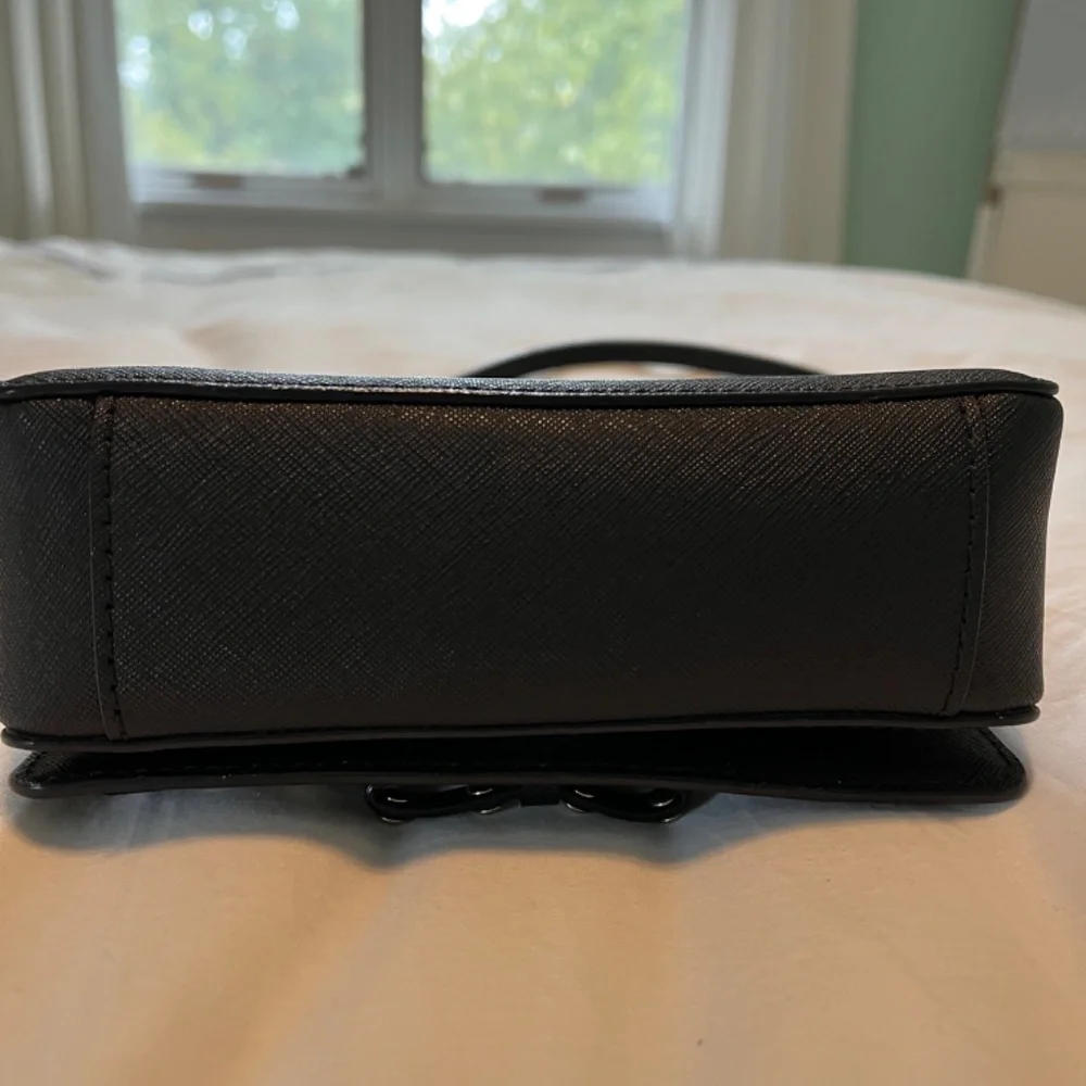 Kate Spade cross body - Picture 7 of 7